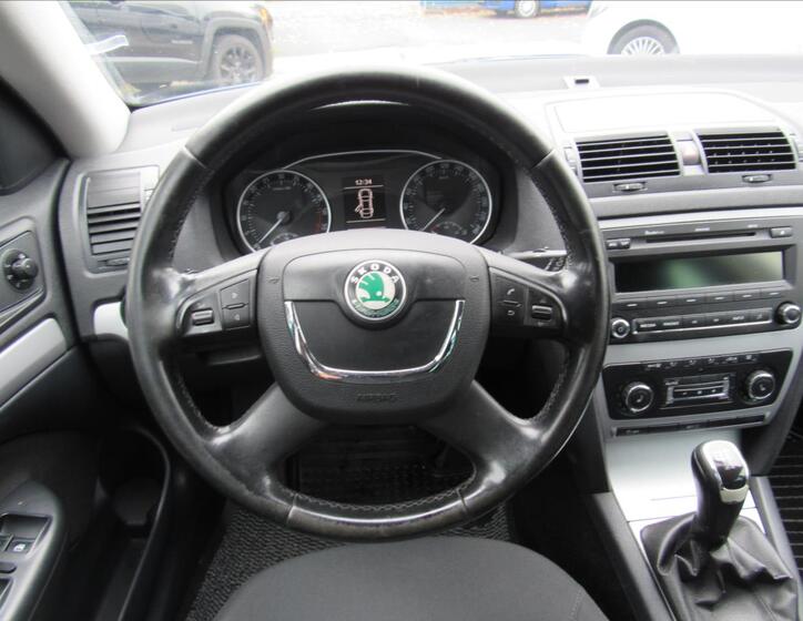 Škoda Octavia 12