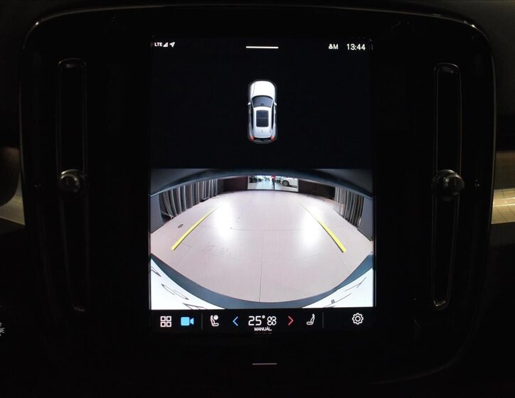 Volvo XC40 SUV 2,0 l 120 kw