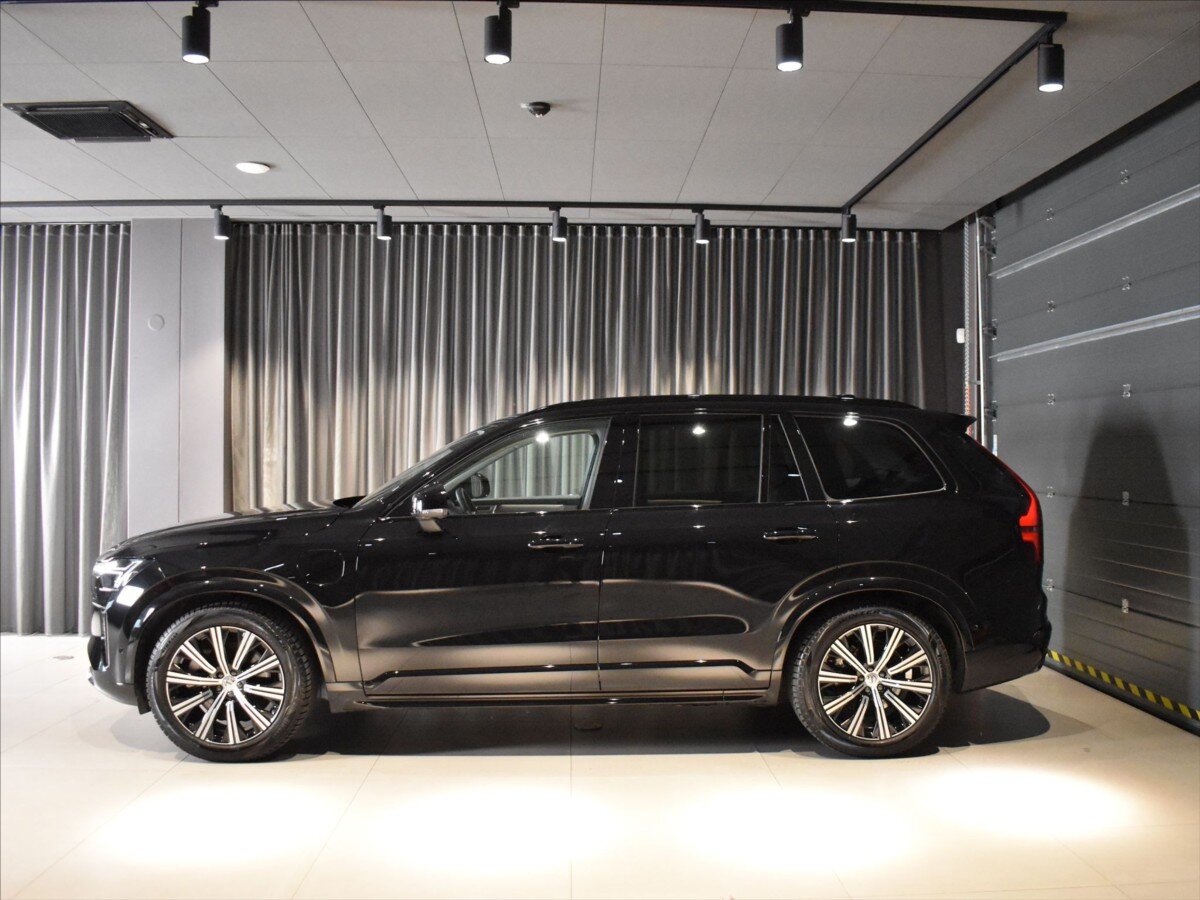Volvo XC90 SUV / Terénní 2,0 l 228 kw