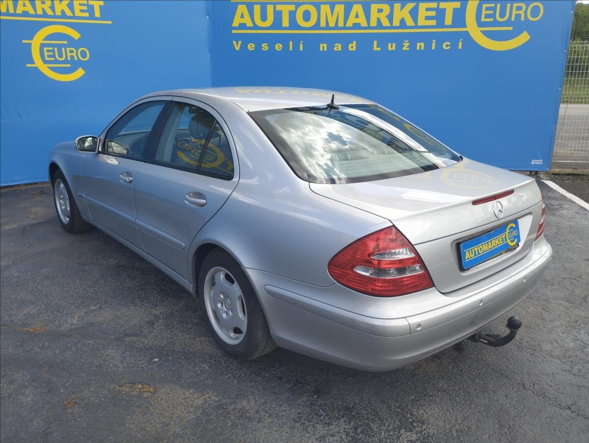 Mercedes-Benz Třídy E Sedan / Limuzína 1,8 l 120 kw