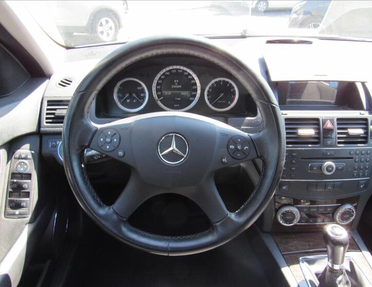 Mercedes-Benz Třídy C 12