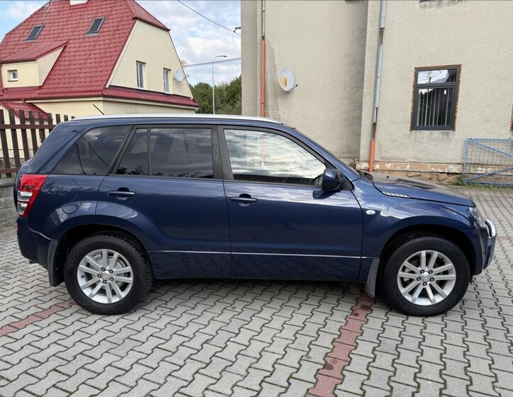 Suzuki Grand Vitara SUV 2,0 l 103 kw