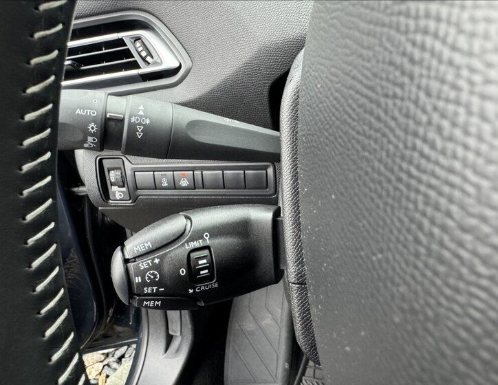 Peugeot 308 Kombi 1,5 l 96 kw