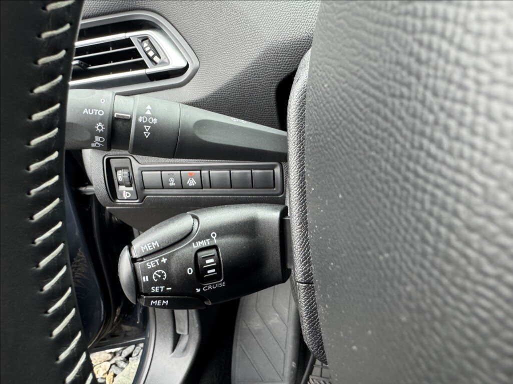 Peugeot 308 Kombi 1,5 l 96 kw