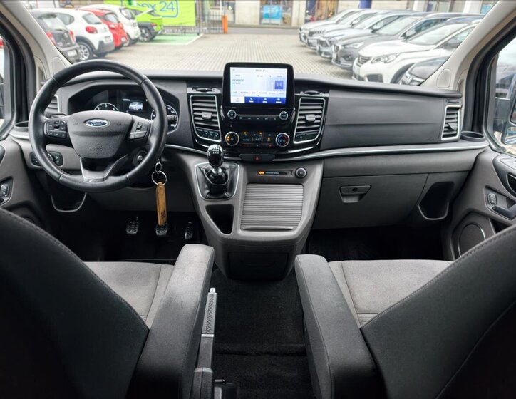 Ford Tourneo Custom MPV 2,0 l 136 kw