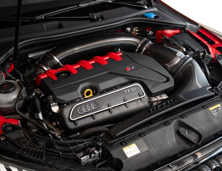 Audi RS3 Hatchback 2,5 l 294 kw