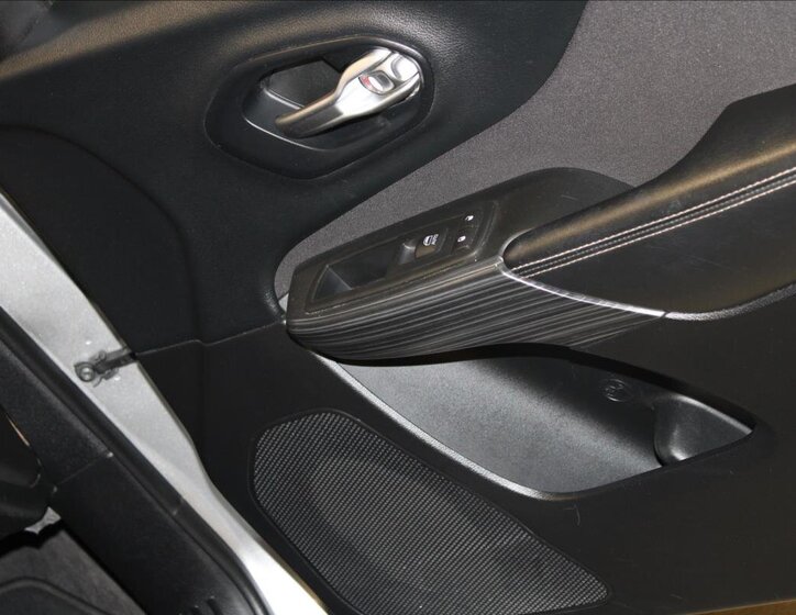 Jeep Cherokee SUV / Terénní 2,2 l 136 kw