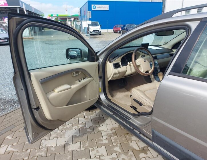 Volvo XC70 9