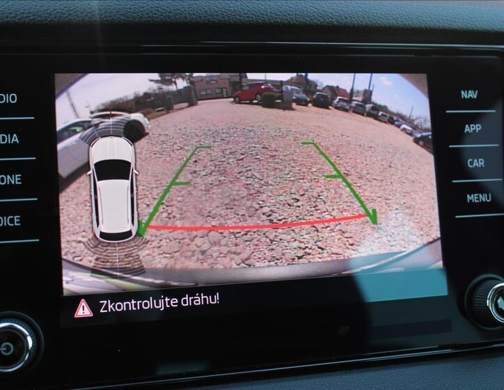 Škoda Karoq SUV / Terénní 1,5 l 110 kw