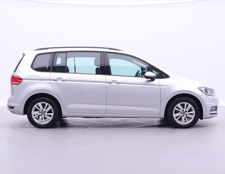 Volkswagen Touran 8
