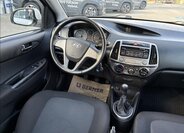 Hyundai i20 16