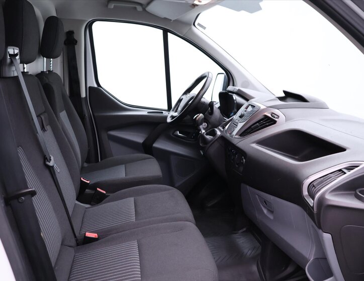 Ford Transit Custom 14
