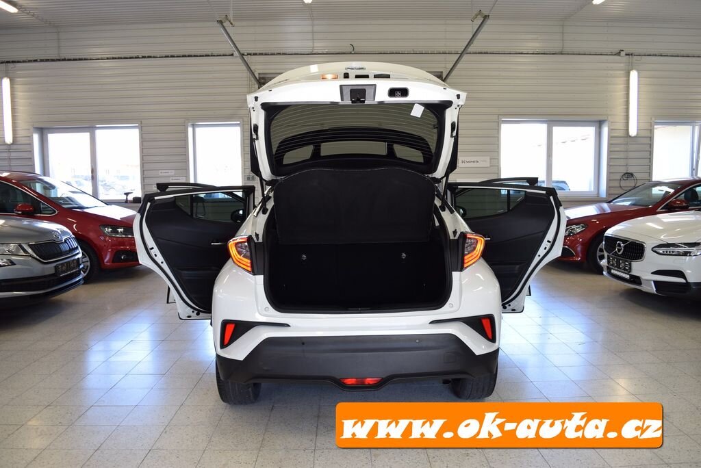 Toyota C-HR Hatchback 1,8 l 0