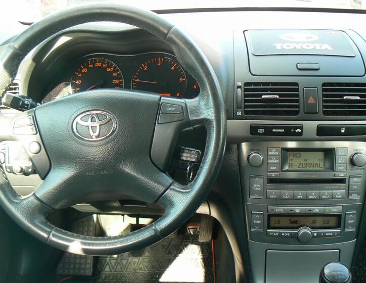 Toyota Avensis 9