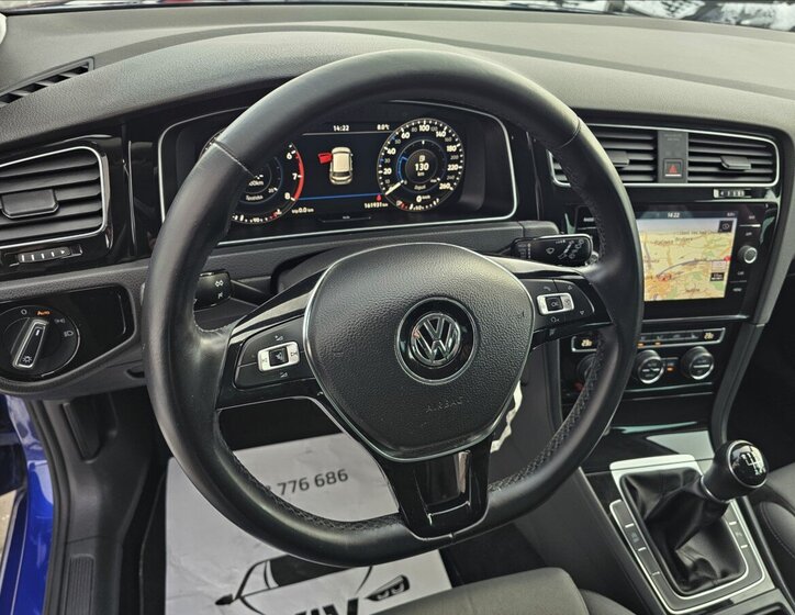 Volkswagen Golf 12