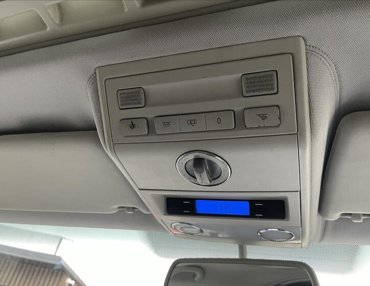 Volkswagen Multivan 32