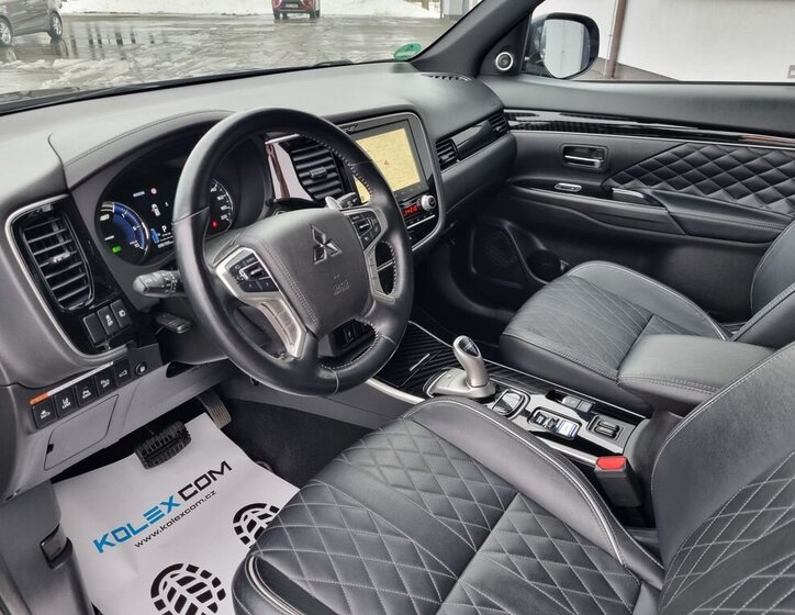 Mitsubishi Outlander SUV 2,4 l 165 kw