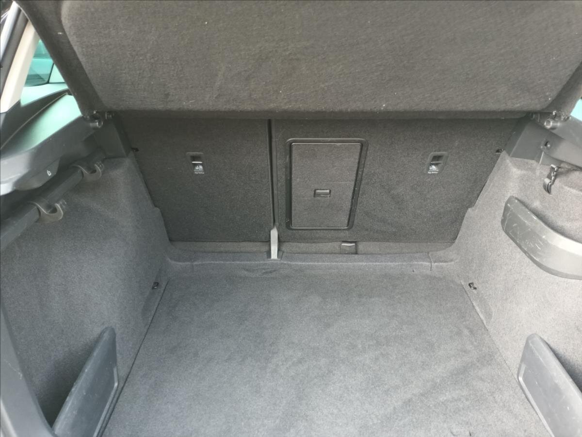 Škoda Karoq SUV / Terénní 1,5 l 110 kw