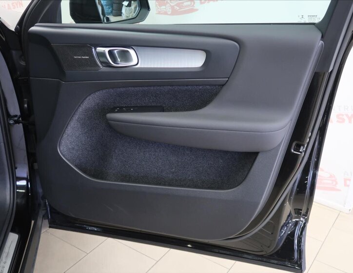 Volvo XC40 Kombi 2,0 l 145 kw