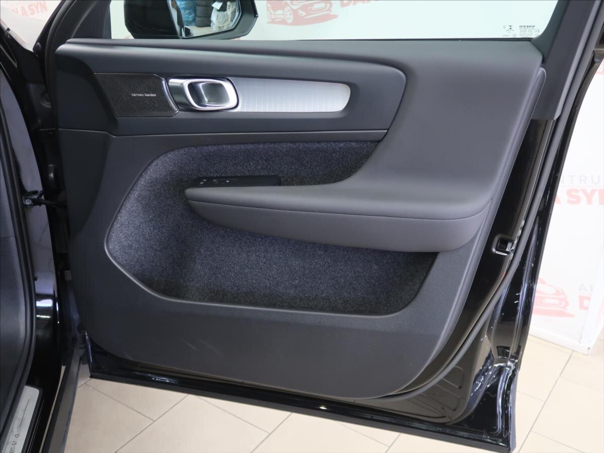 Volvo XC40 Kombi 2,0 l 145 kw