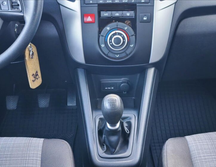 KIA Venga Hatchback 1,4 l 66 kw