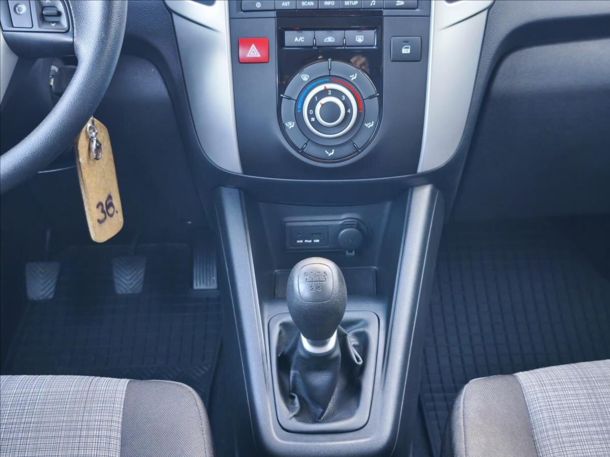 KIA Venga Hatchback 1,4 l 66 kw