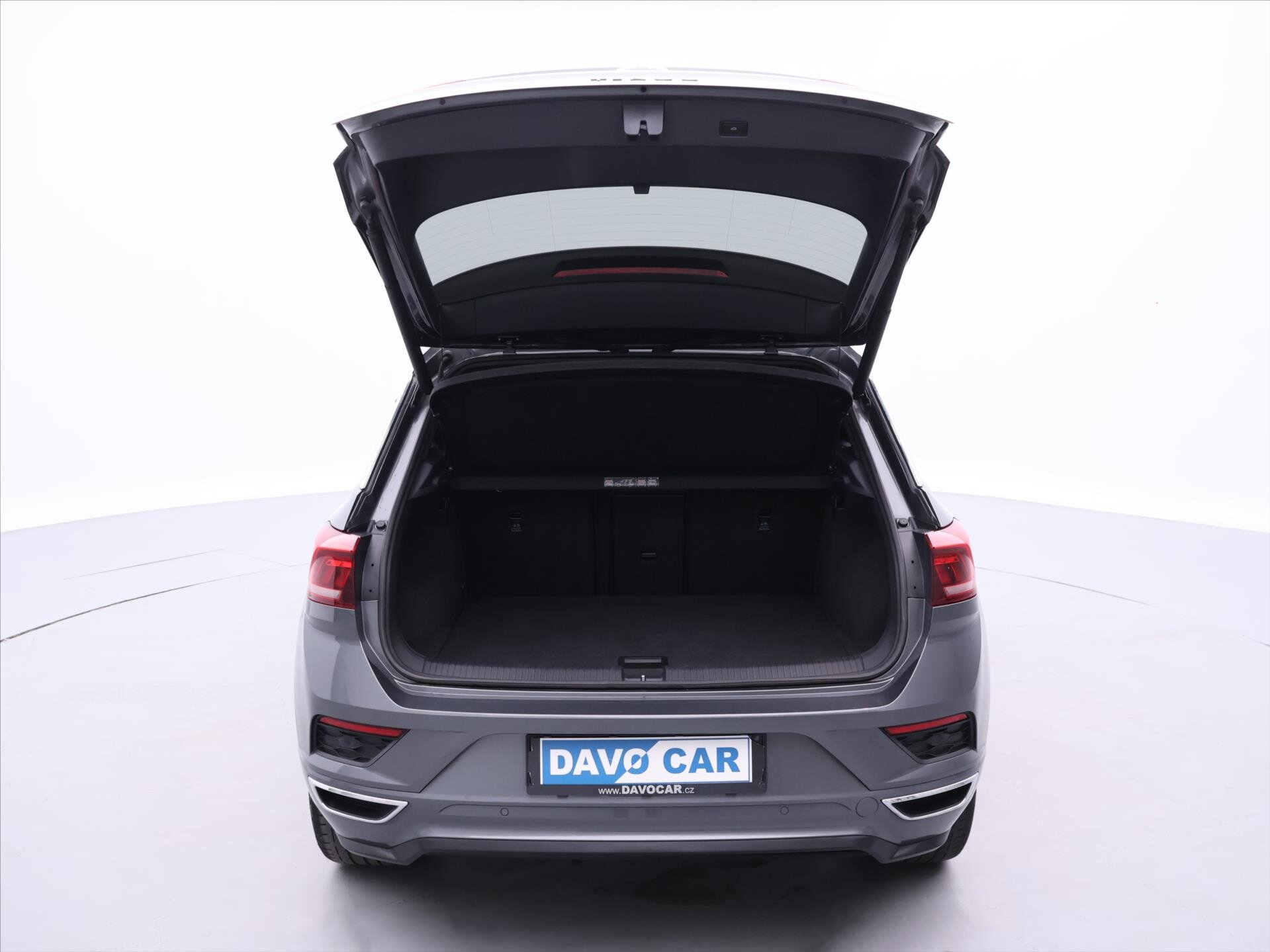 Volkswagen T-Roc SUV / Terénní 1,5 l 110 kw