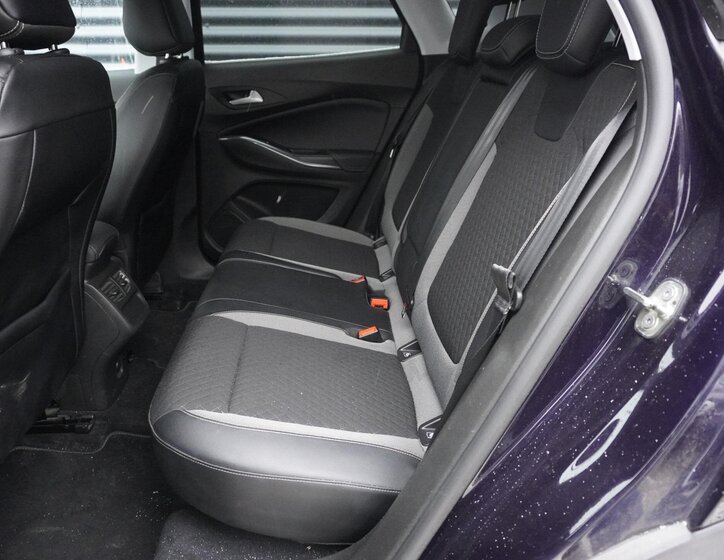 Opel Grandland X SUV 1,2 l 96 kw