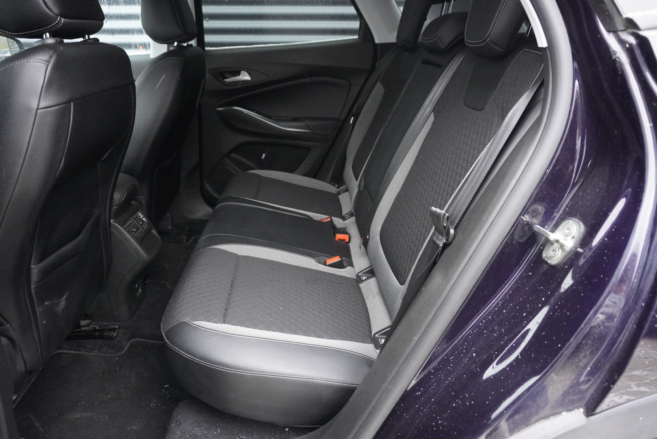 Opel Grandland X SUV 1,2 l 96 kw