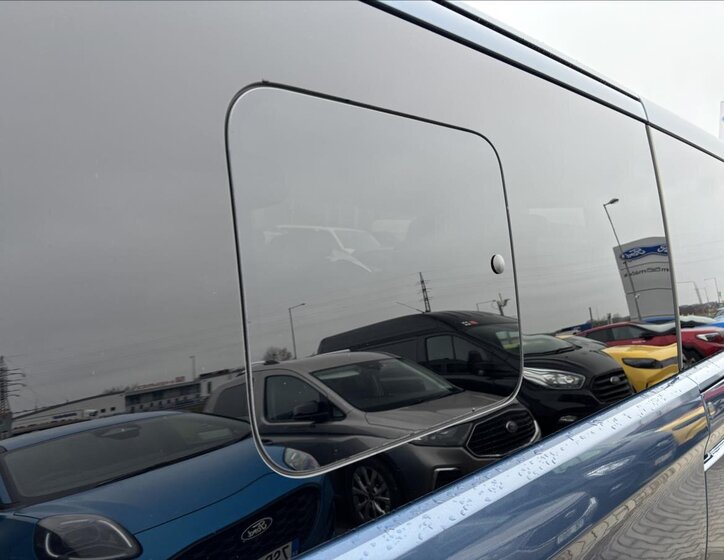 Ford Tourneo Custom 11