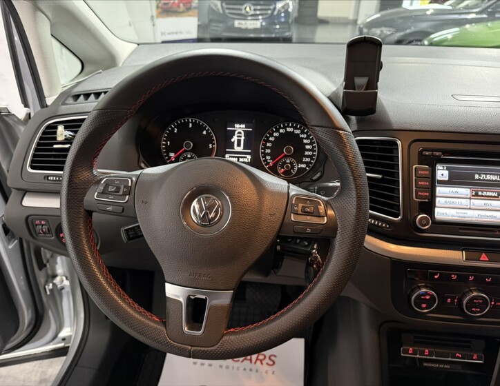 Volkswagen Sharan 9