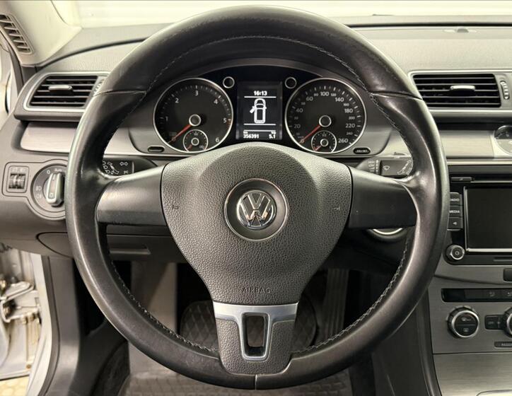Volkswagen Passat 12