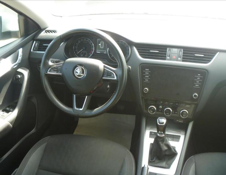 Škoda Octavia 14