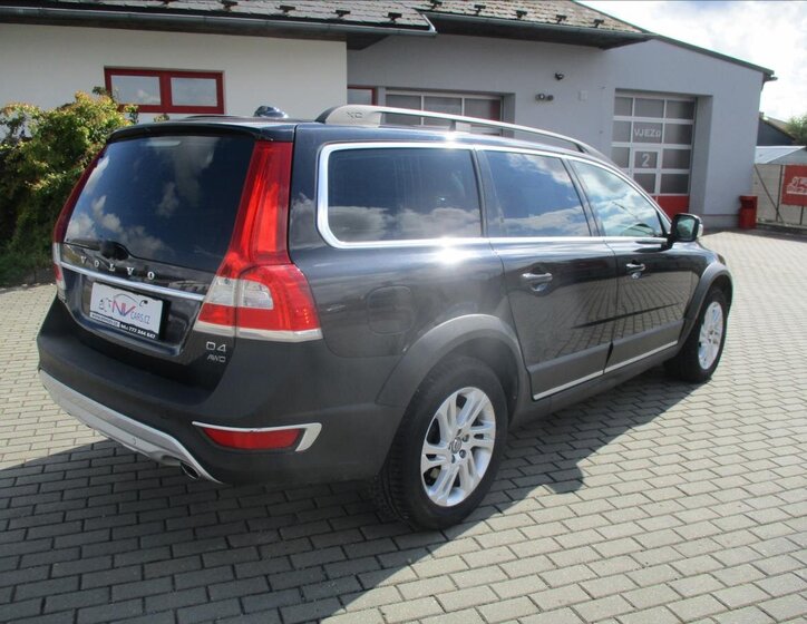 Volvo XC70 Kombi 2,4 l 133 kw