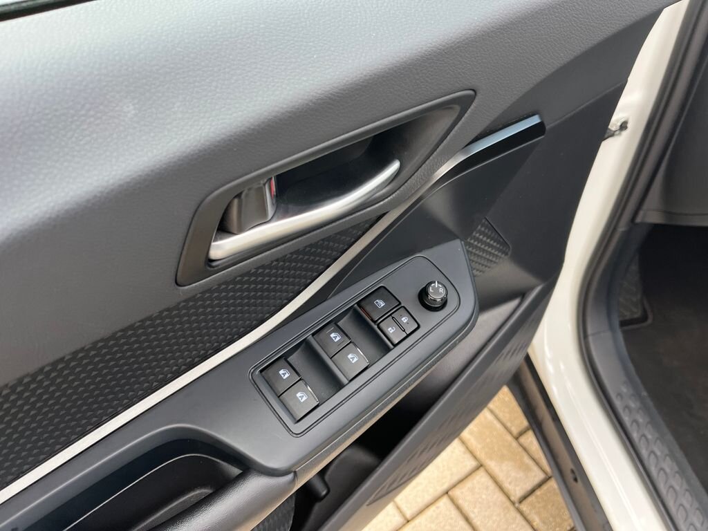 Toyota C-HR SUV / Terénní 1,8 l 72 kw