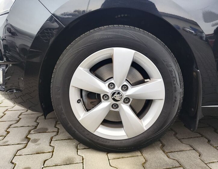 Škoda Rapid Liftback 1,2 l 77 kw