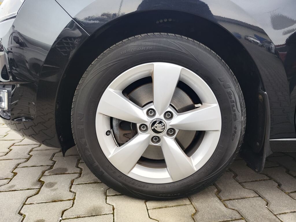 Škoda Rapid Liftback 1,2 l 77 kw