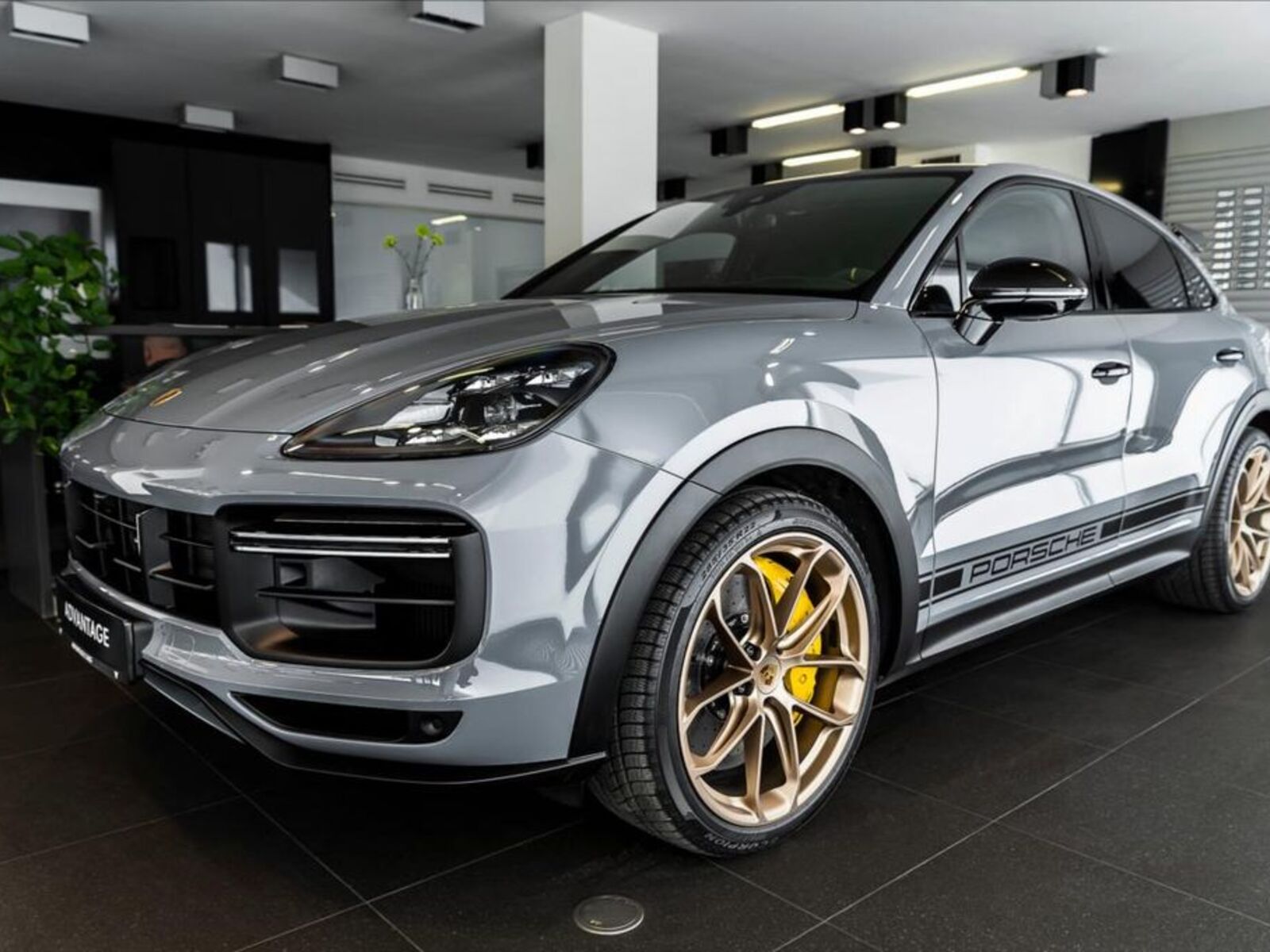 Porsche Cayenne 1