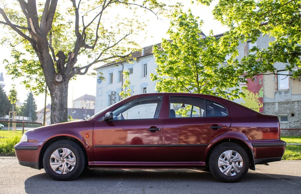 Škoda Octavia Sedan / Limuzína 1,6 l 55 kw