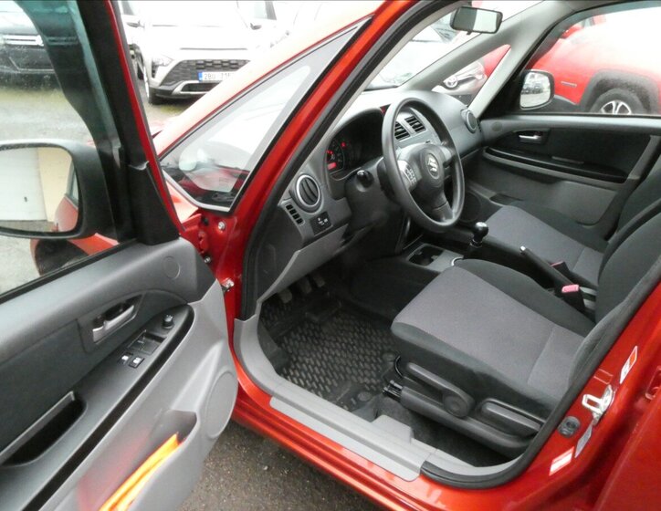 Suzuki SX4 13