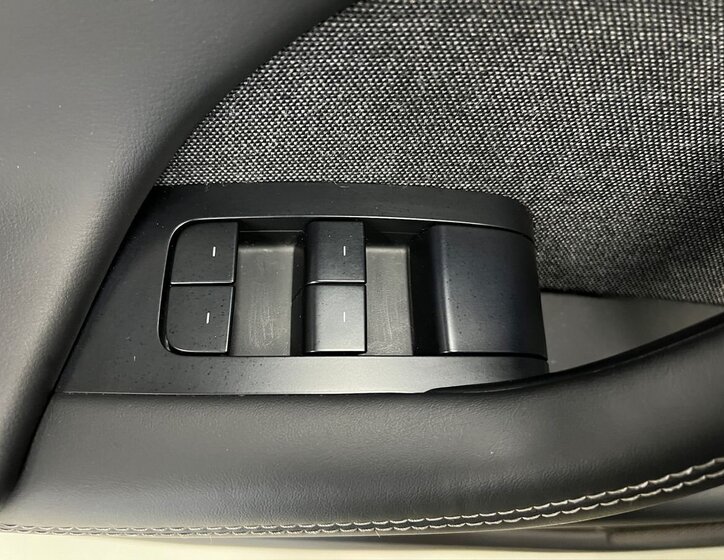 Tesla Model X SUV / Terénní 0,0 493 kw