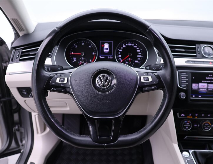 Volkswagen Passat Sedan 2,0 l 110 kw