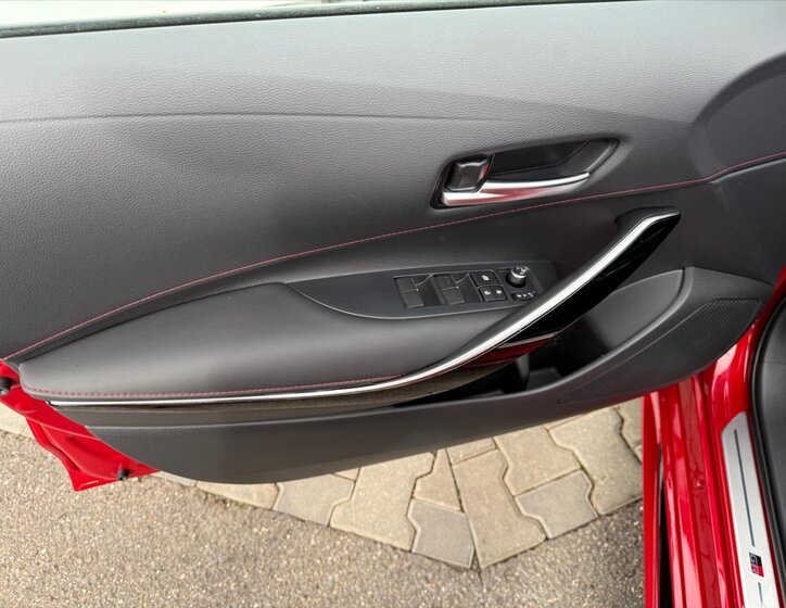 Toyota Corolla Kombi 2,0 l 112 kw