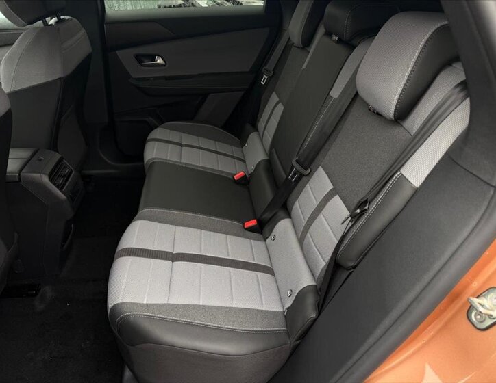 Opel Grandland SUV / Terénní 1,2 l 107 kw