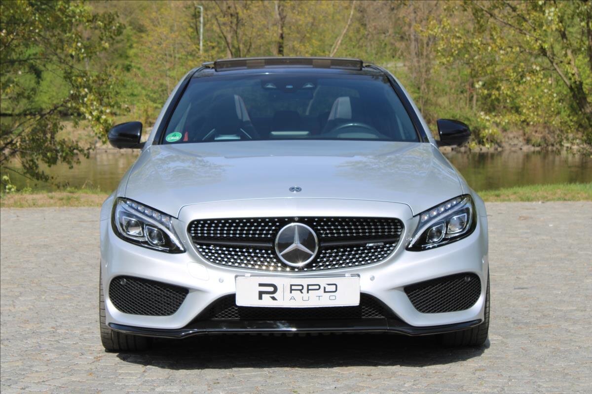 Mercedes-Benz Třídy C Sedan / Limuzína 3,0 l 270 kw