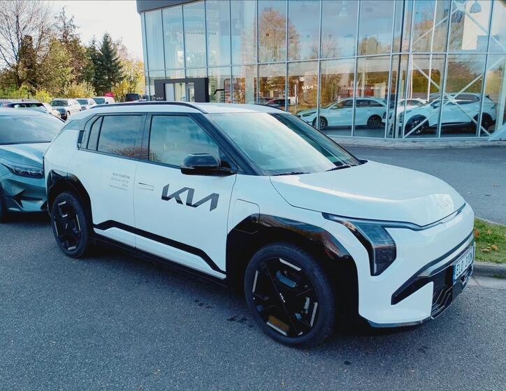 KIA EV3 1