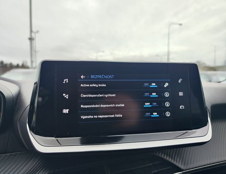 Peugeot 2008 SUV 1,2 l 74 kw