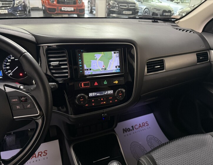 Mitsubishi Outlander 12