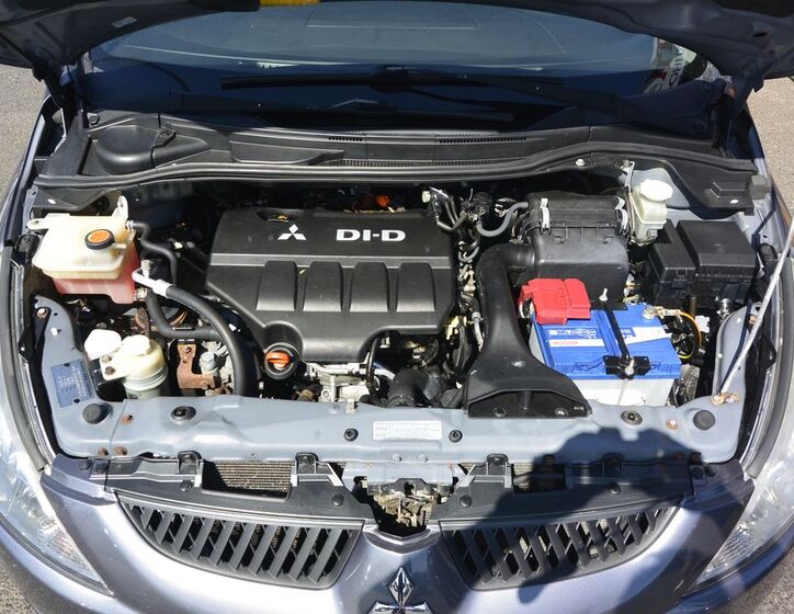 Mitsubishi Grandis 35