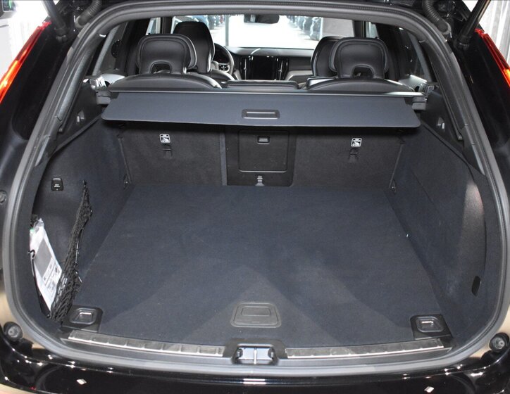 Volvo XC60 SUV / Terénní 2,0 l 257 kw